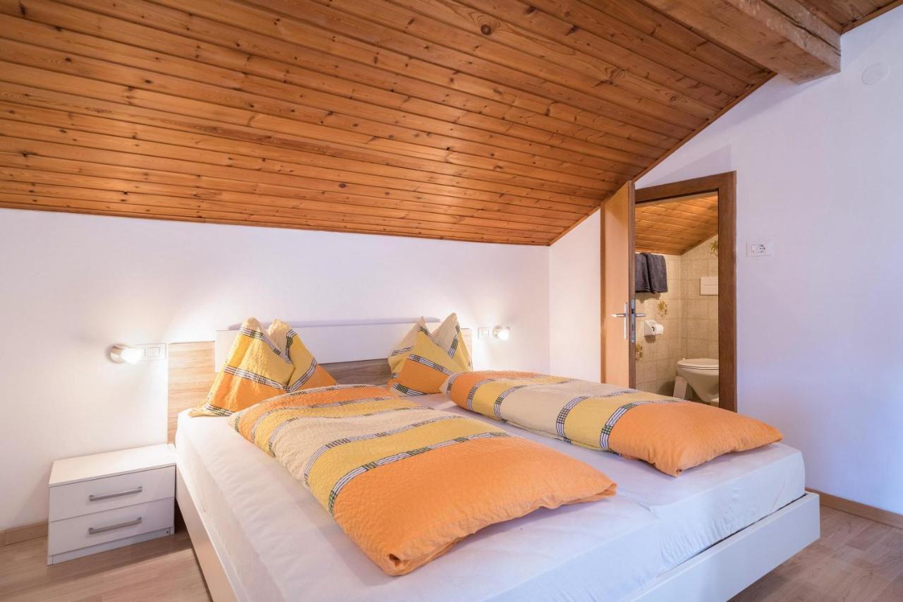 Apartment Tschigat Leilichhof ラナ エクステリア 写真