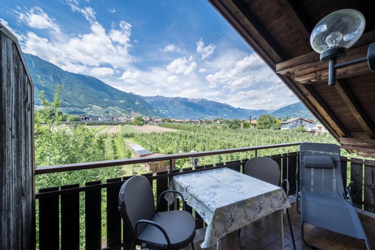 Apartment Tschigat Leilichhof ラナ エクステリア 写真